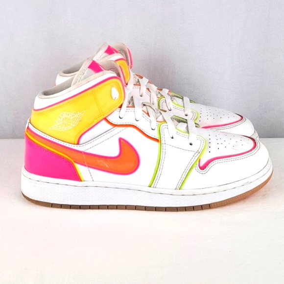 Jordan 1 Mid GS SE 'EdgeGlow' Size 6.5Y - Picture 3 of 9
